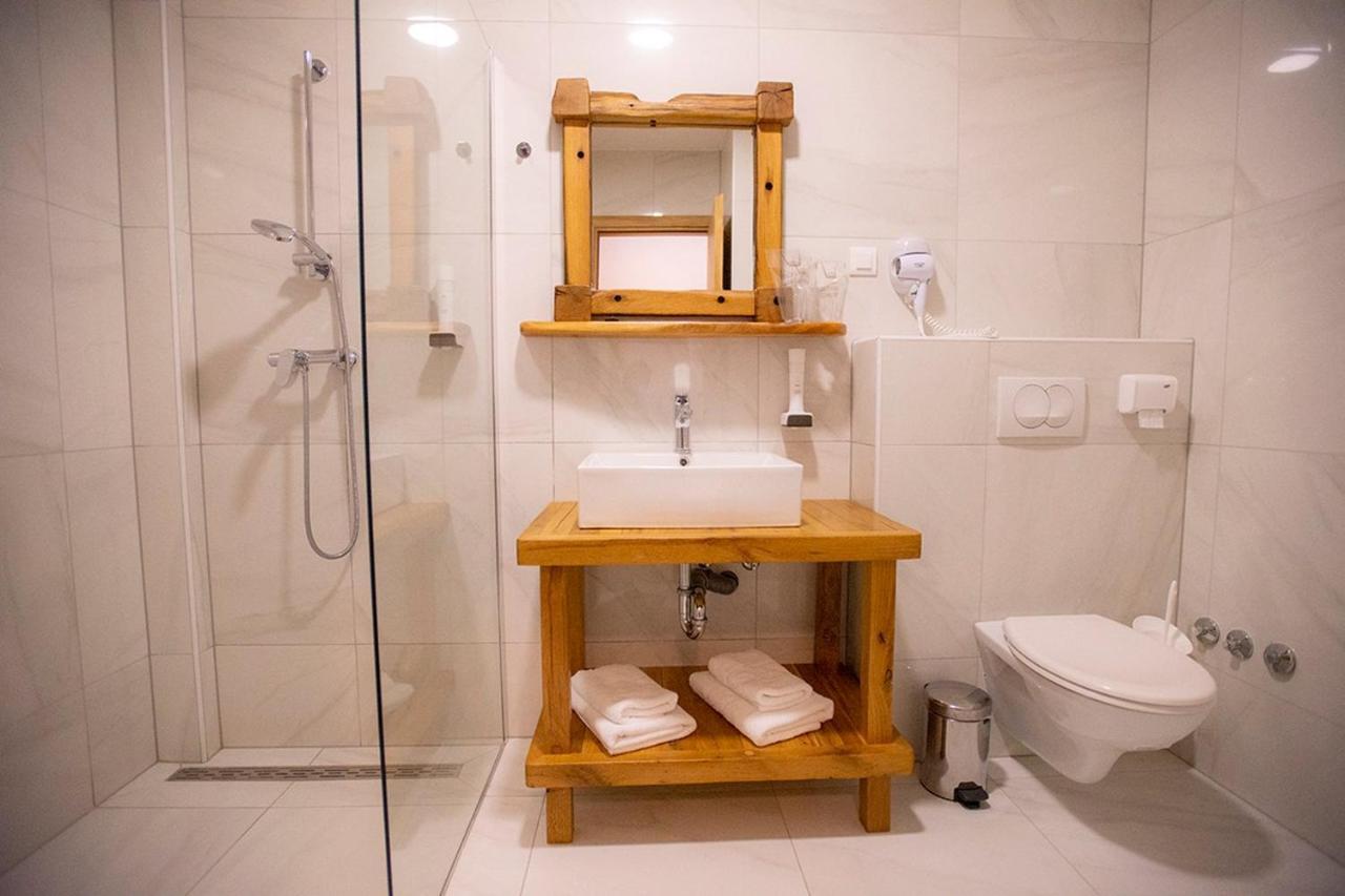 House Mrzlin Grad Guest House Korenica Luaran gambar